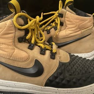 Good condition Nike air force 1 lunar